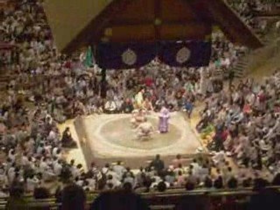 Lock on 02 - Sumo Fight