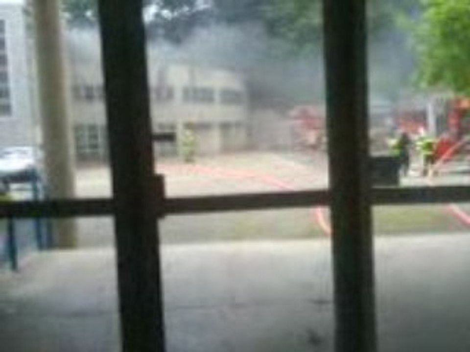 Ya le feu a saint paul x)