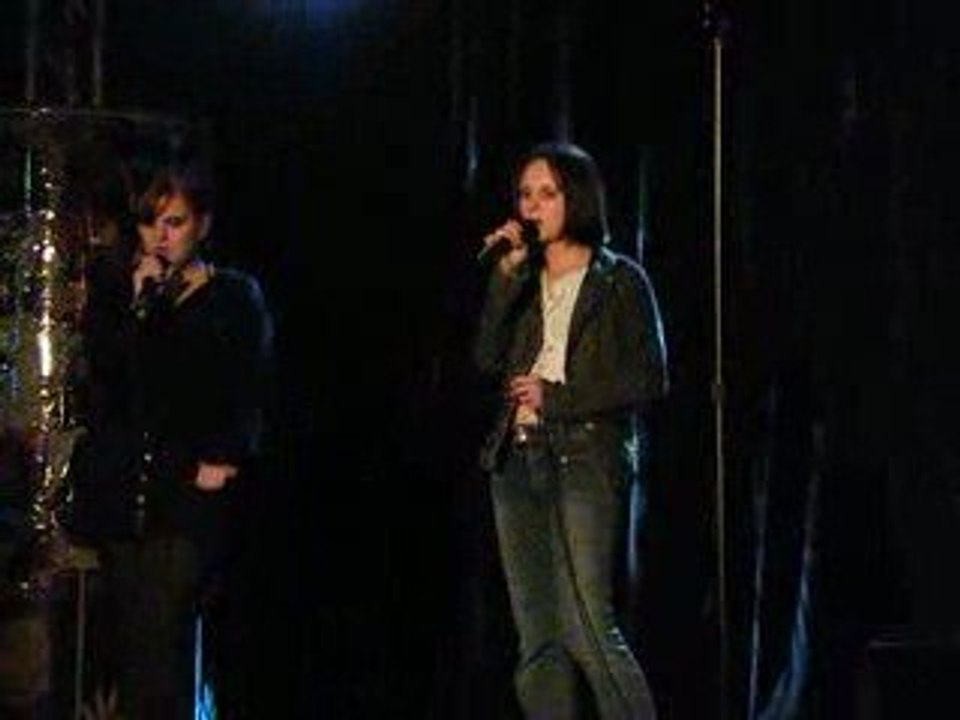 Vicky et audrey au karaoké du planèt bowling de Lomme