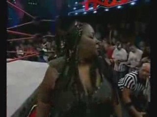 Tna Sacrifice 2009 - Angelina Love vs Awesome Kong