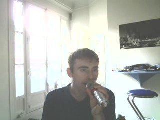 Wiwi égratigne "J'pète les plombs"