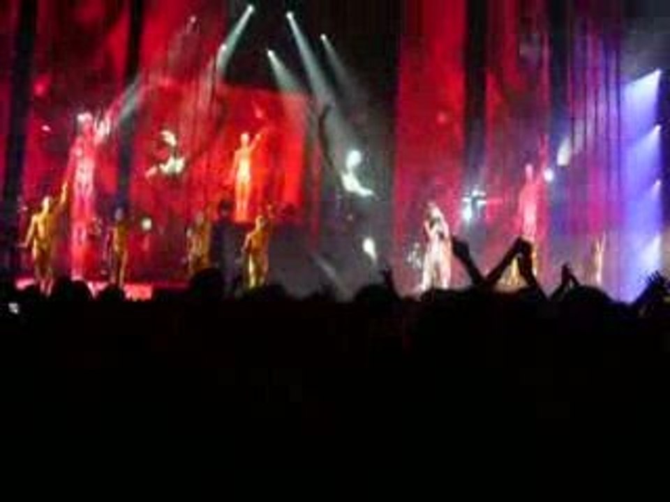 Mylene Farmer Je m'ennuie Live Zenith de Nantes le 24 mai 09