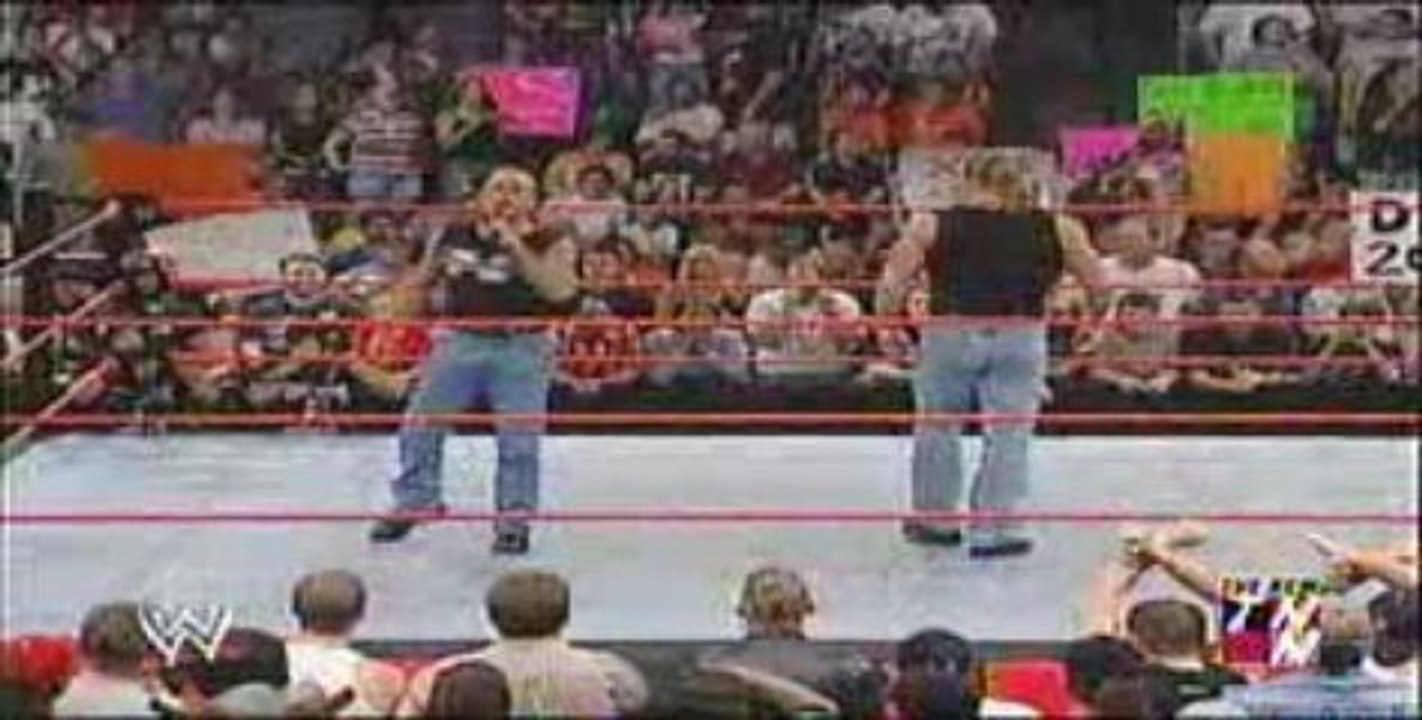 WWE RAW - DX returns