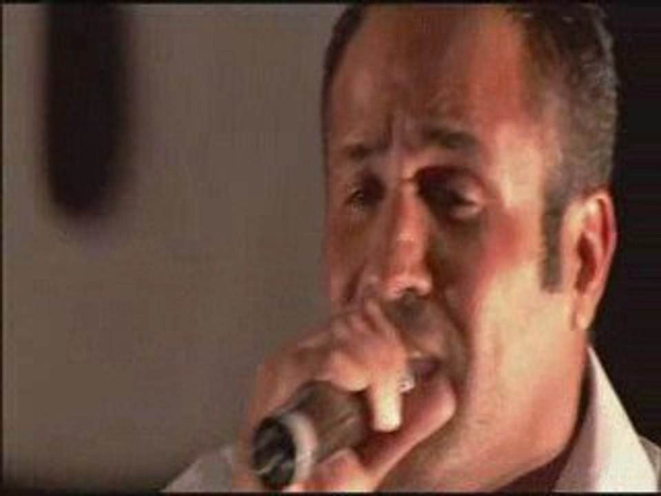 Kery james feat kader(y'a pas de couleur)live 2009.olympia