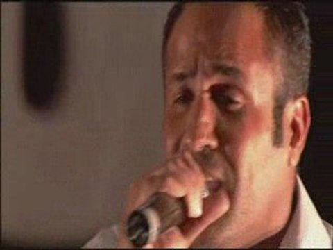 Kery james feat kader(y'a pas de couleur)live 2009.olympia