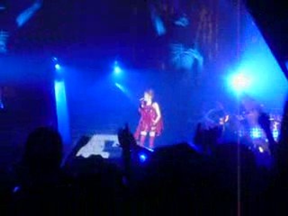 Mylene Farmer A quoi je sers Live Zenith Nantes le 24 mai 09