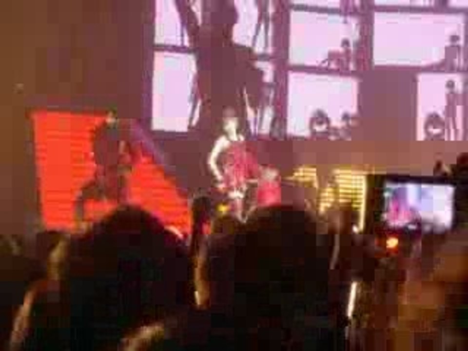 Mylene Farmer Pourvu qu'elles soient douces Live  Nantes