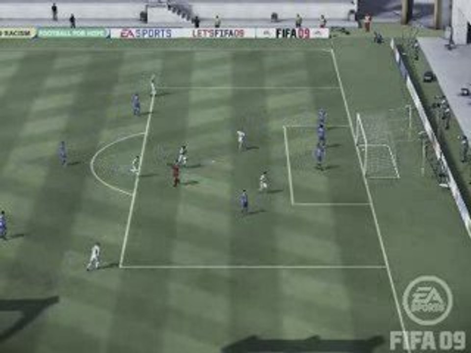Un piqué qui lobe le gardien