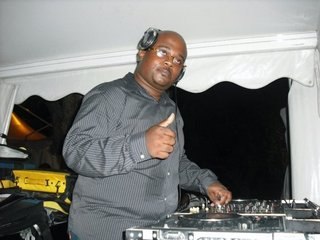 Dj Fano on the mix (Carré Blanc)