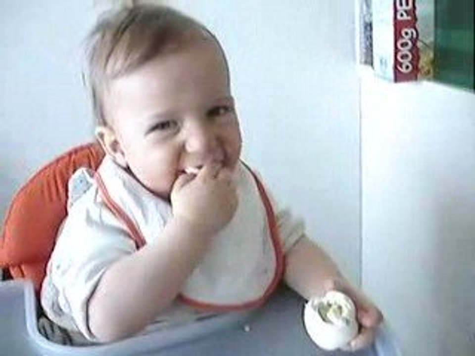 Oskar et son 1er oeuf