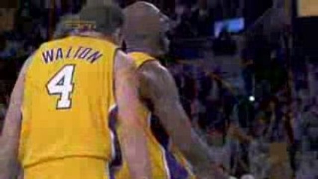 Lamar Odom Dunk over Chris 'The Birdman' Andersen and shows