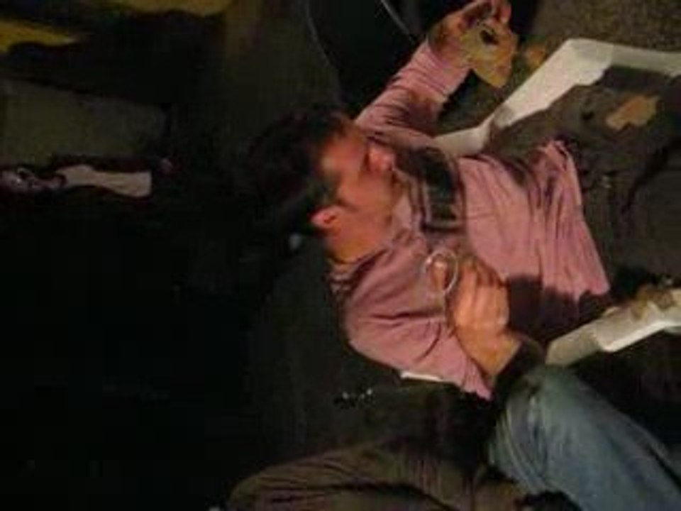 Naissance ZIA Nico mange sa galette...
