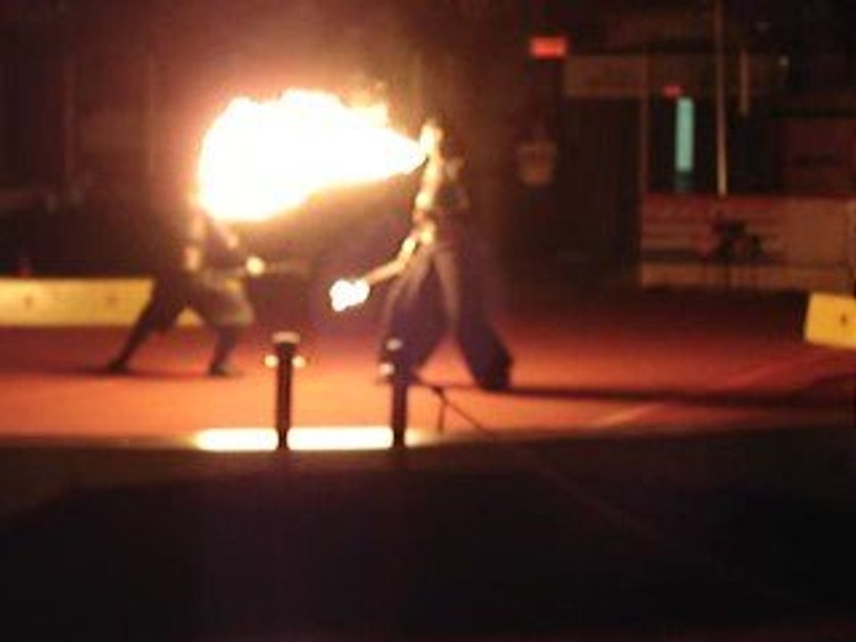 Cirque-cracheur de feu
