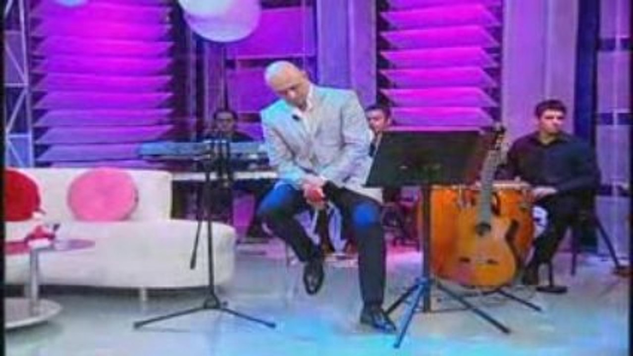 Hastane Onunde incir agaci - Alper Alparslan