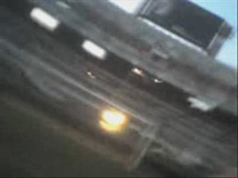 MAXI NANO pisando el cesped del mas grande