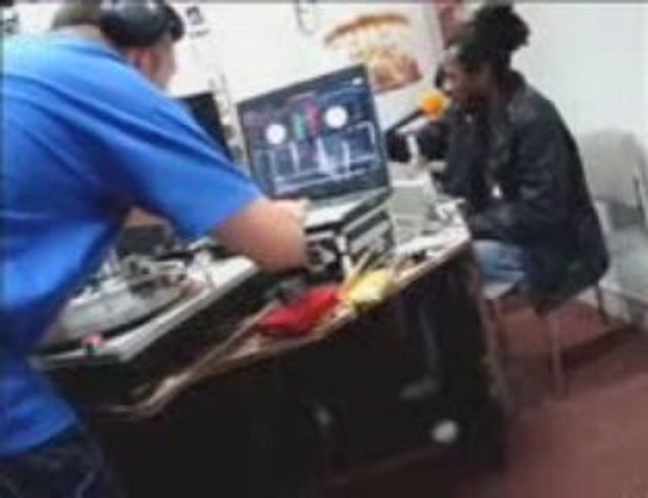 LESS DU 9 FREESTYLE ET SESSION MIXE DANS XPLICIT SOUND