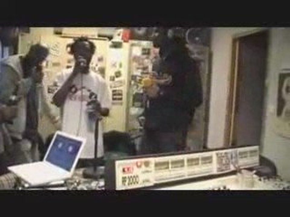 Komo Sarcani, Agent U-U, Kizito, F.M sur Radio Graf'Hit