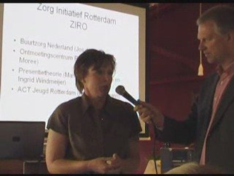 Anne Reijs tijdens presentatie Mensenzorg