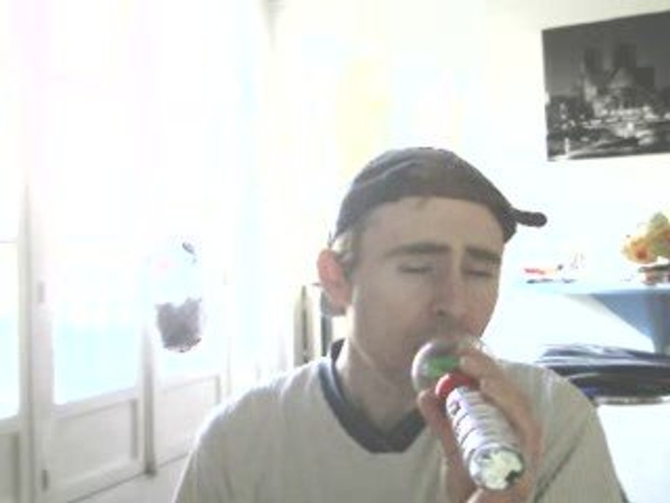 Wiwi égratigne "Dis moi je t'aime"