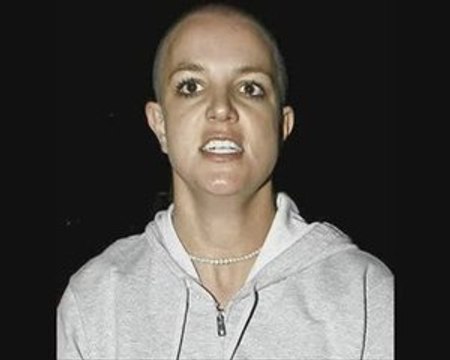 Britney Spears on X-Factor - Im a Slave 4 U (Bald Mix)