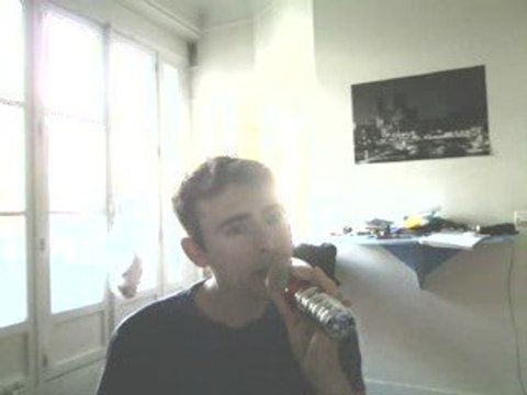 Wiwi égratigne Divine