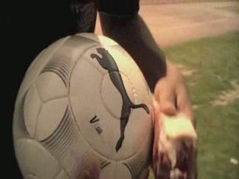 Samuel Etoo, Seydou Keyta testent la v1.08 de Puma