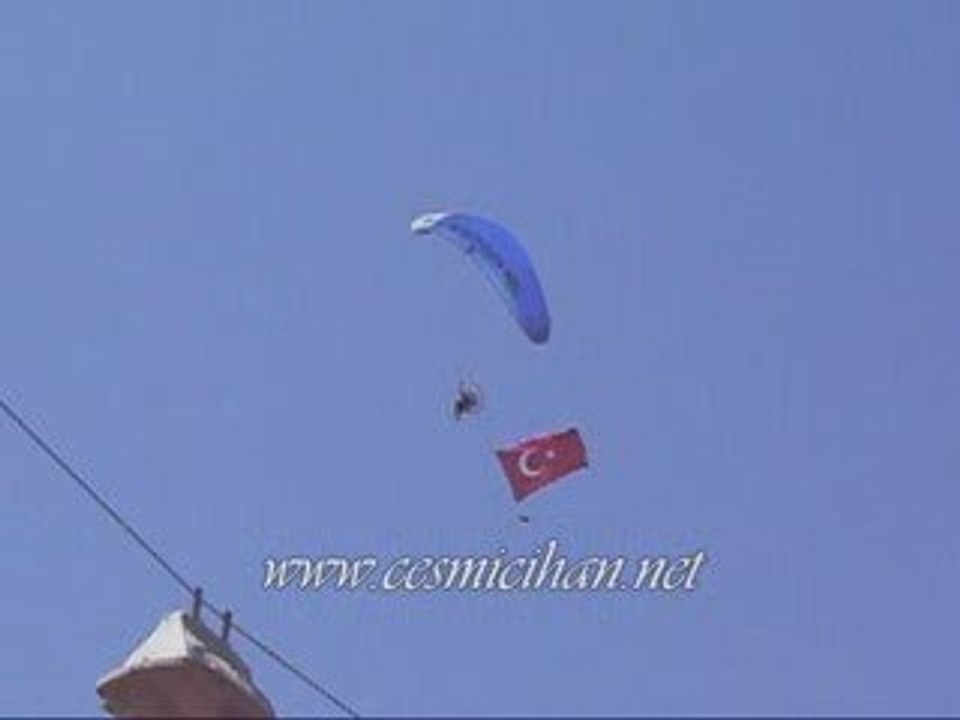 Bartın'da Paraşütlü Gösteri