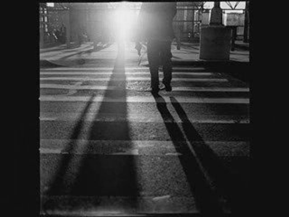 De Paula Albouze à Brice Hortefeux. Lu par Jeanne Moreau.