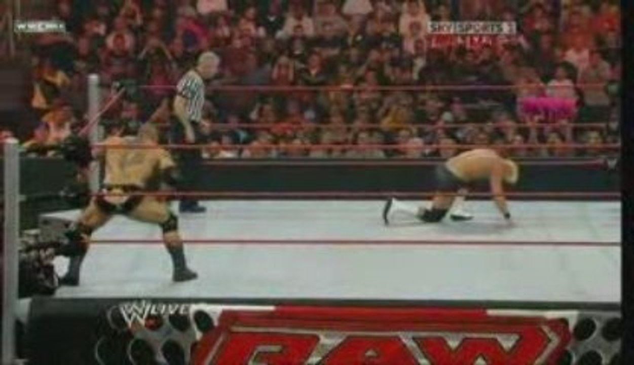 Premier match de Dolph Ziggler : vs Batista (Catch Attack)