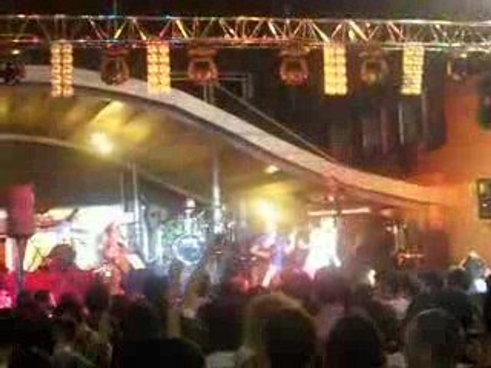 Sıla - Kenar Süsü Yaşar Üniversitesi 2009 Bahar Şenliği