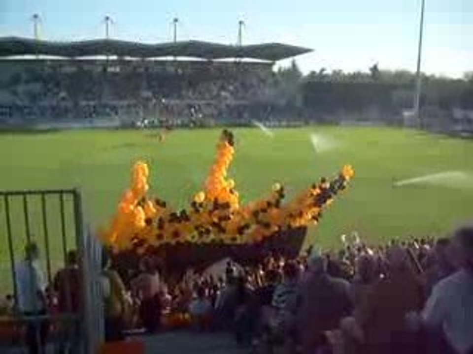 Acclamation Hinsberger (Laval-Paris FC)