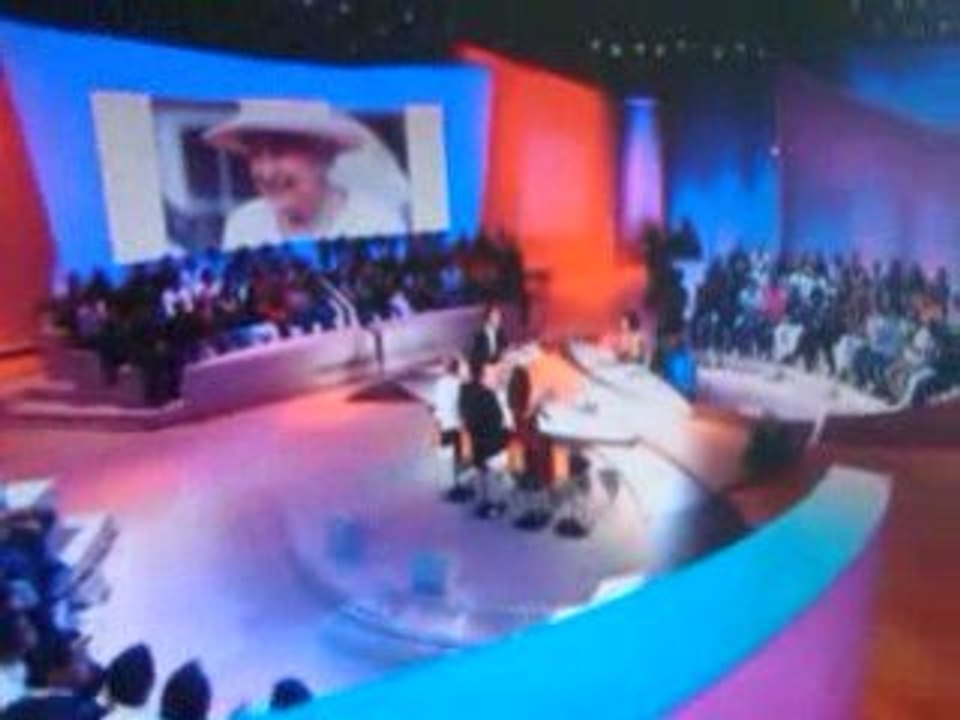 itw lily Allen canal +