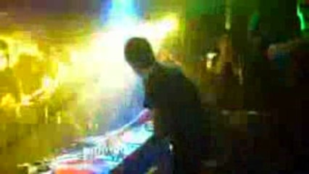 Samantha Ronson @ Fuel Parties F1 Pit Building 30.05.2009