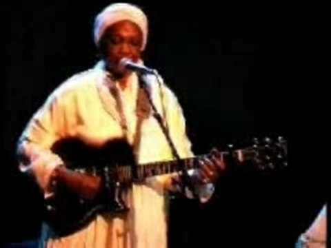 Hasna El Becharia lors du Festival Africolor, Seine St-Denis