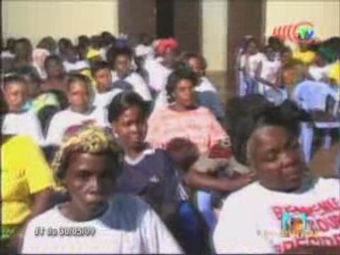 Antoinette Sassou Nguesso et les femmes des Plateaux