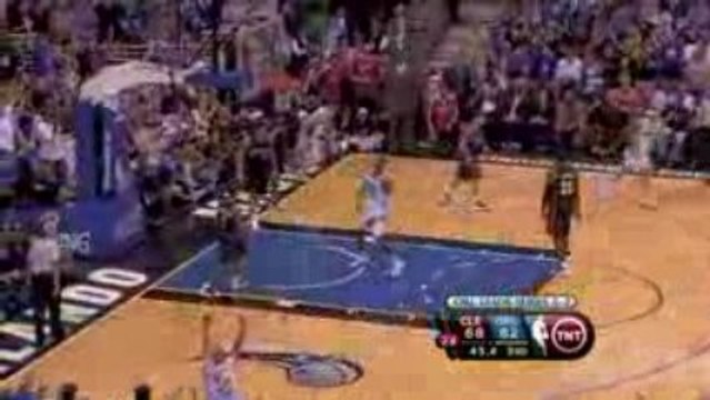 Dwight Howard throws down the Hedo Turkoglu miss with dunk