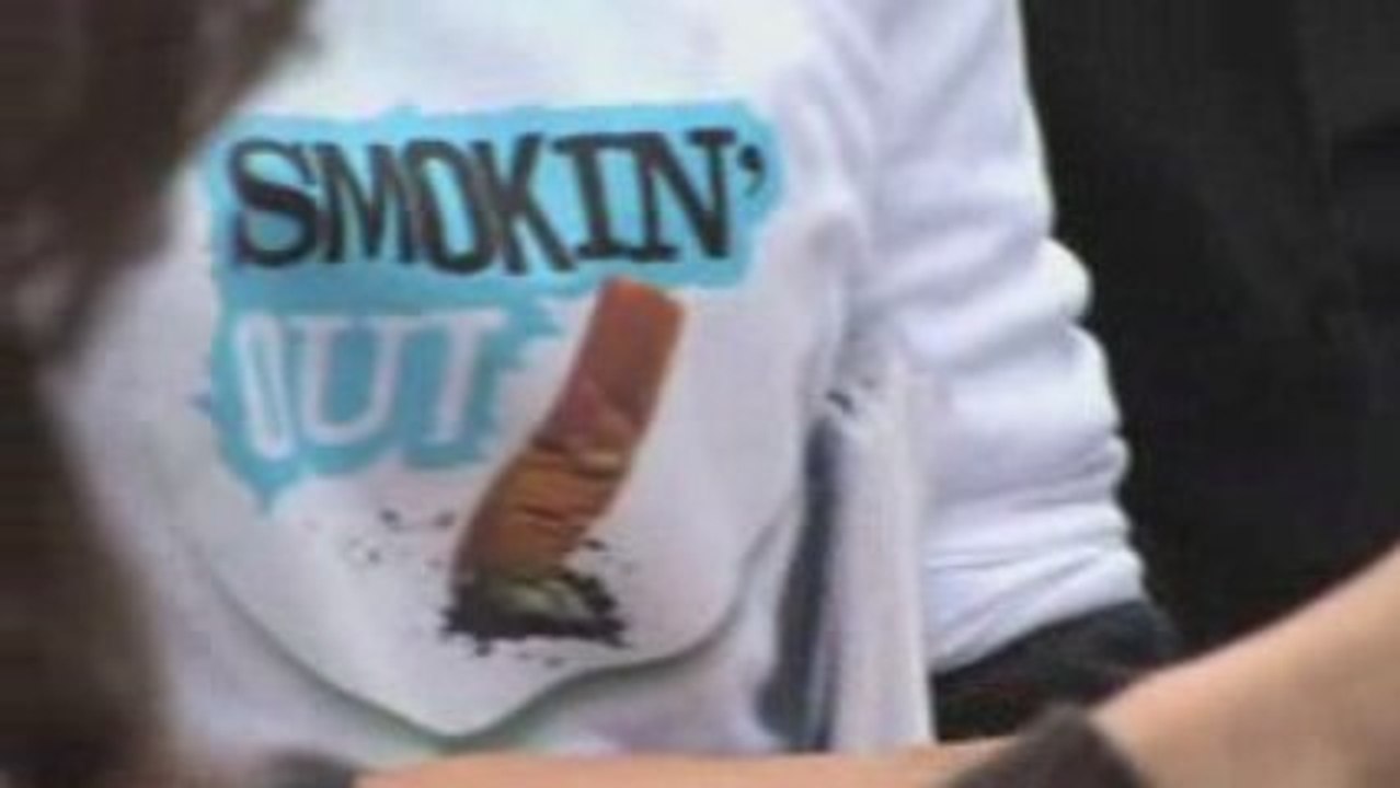 Smokin'out - La 1ère flash'mob pour arrêter de fumer !!!