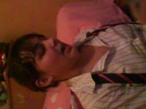 Mel qui fait la chèvre, le chien et la truie devan la wii xD