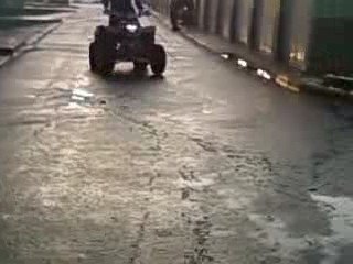 moi dans la voiture de mon père