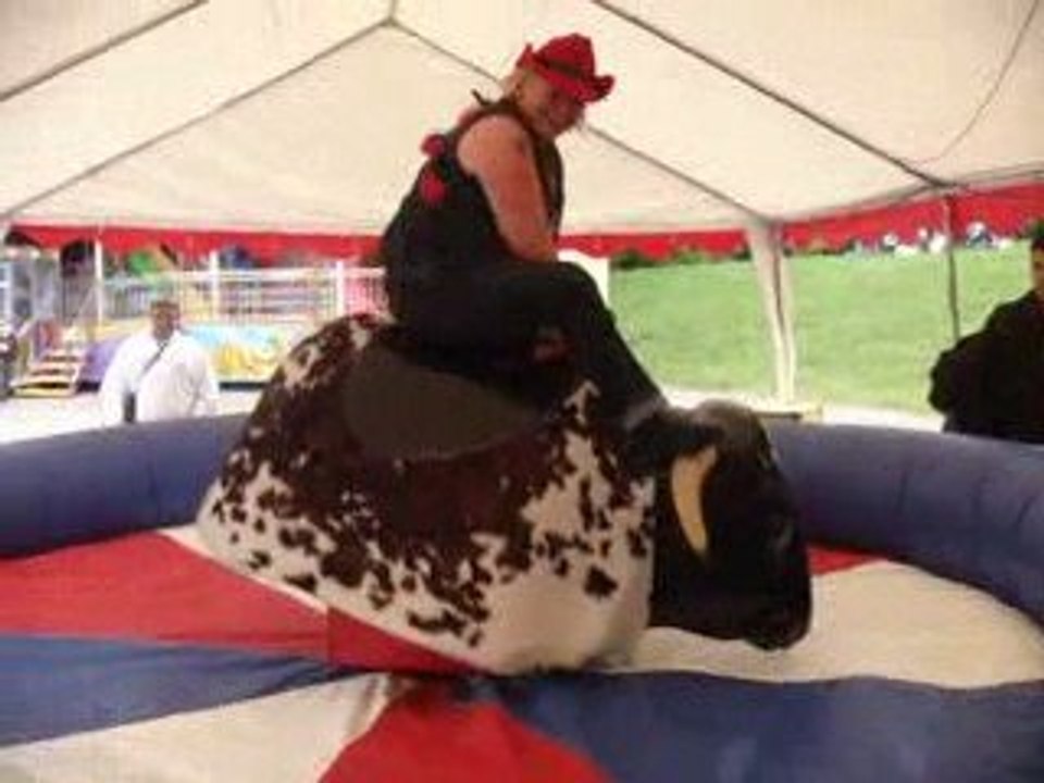 BLANDINE SUR LE TORO MECANIQUE