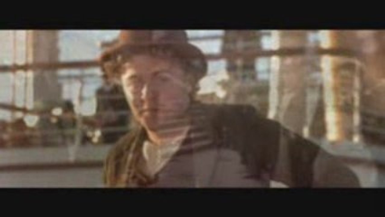 clip sur fin de titanic souvenir rose