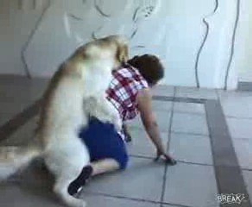 Grand-mêre se fais attaquer par un chien