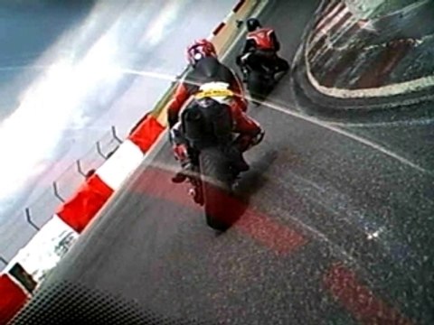 Ledenon chute devant moi - 30 mai 2009 en r6 l'aspi racing