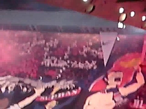 Psg-om tifos déployé