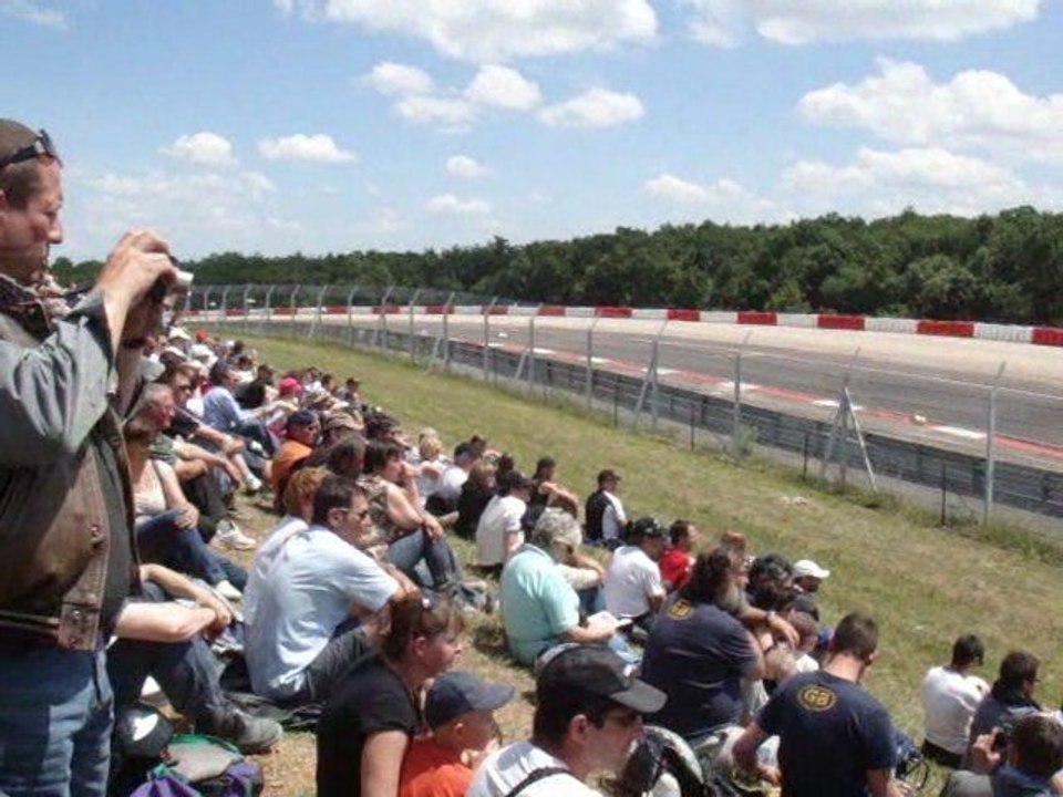 moto de grand prix 50 à 350 cm3 à la coupe moto legende 2009