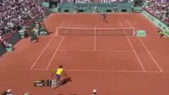 Roland Garros 2009 : Le plongeon de Gael Monfils