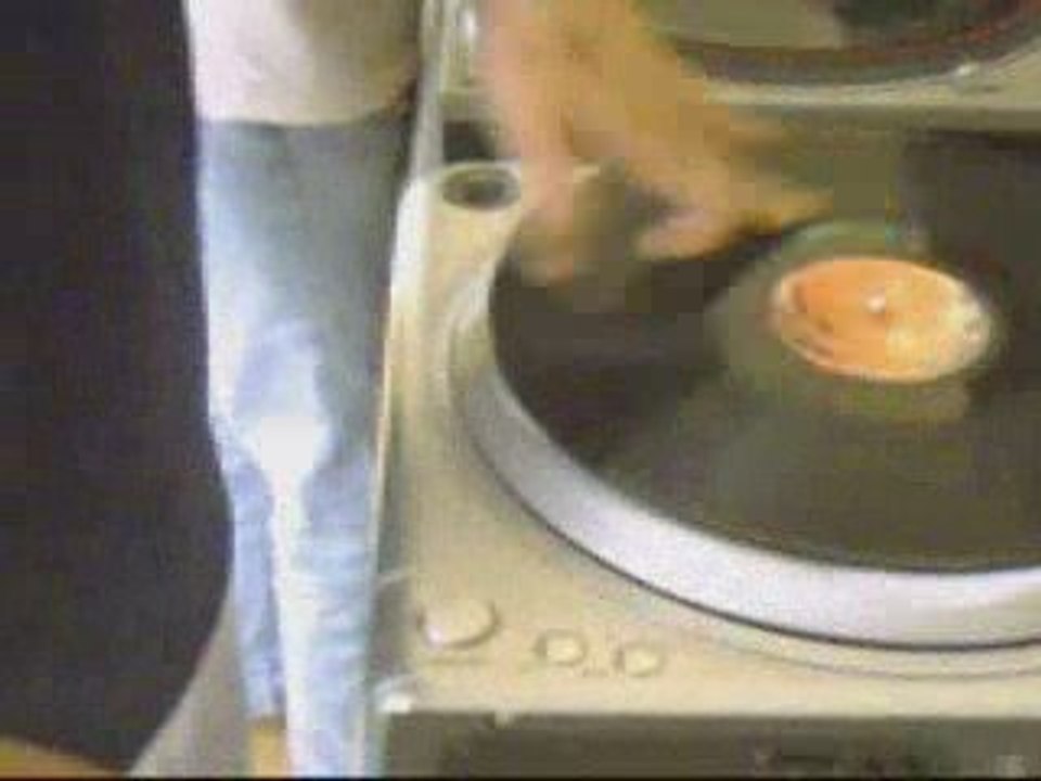 DJ Deska vs DJ FA (2004)