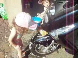 On doit travailler dur pour manger notre soupe