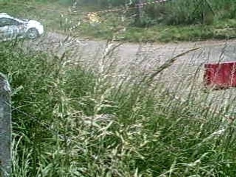 Claudy desoil tete a queu