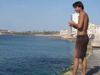 9 Cuba La Havane plongeur sur le malecon